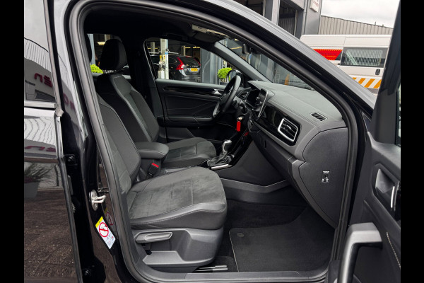 Volkswagen T-Roc 1.5 TSI R-Line | 150 PK | Trekhaak | IQ-Light | Camera | Stoelverwarming | Beats | PDC Rondom |