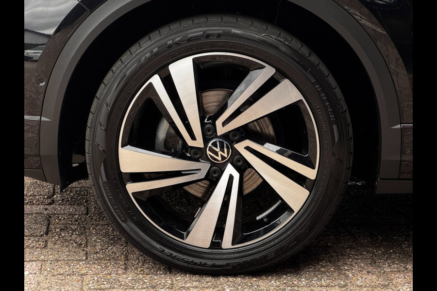 Volkswagen T-Roc 1.5 TSI R-Line | 150 PK | Trekhaak | IQ-Light | Camera | Stoelverwarming | Beats | PDC Rondom |