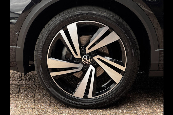 Volkswagen T-Roc 1.5 TSI R-Line | 150 PK | Trekhaak | IQ-Light | Camera | Stoelverwarming | Beats | PDC Rondom |