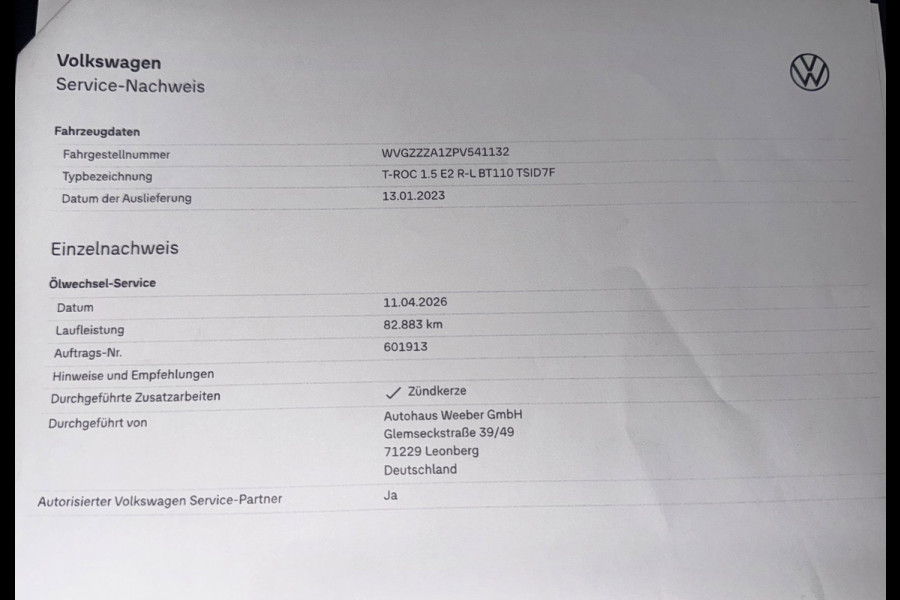 Volkswagen T-Roc 1.5 TSI R-Line | 150 PK | Trekhaak | IQ-Light | Camera | Stoelverwarming | Beats | PDC Rondom |