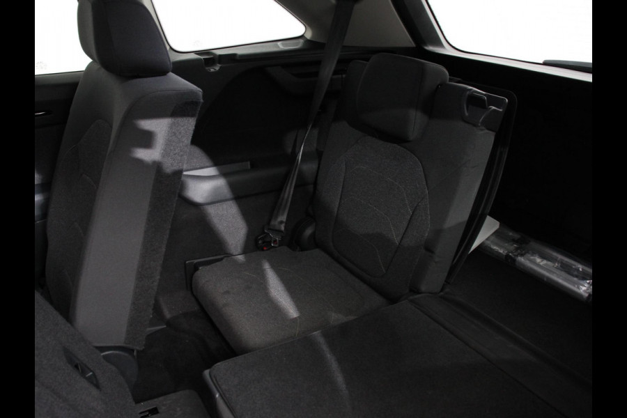 Škoda Kodiaq 1.5 TSI Automaat Selection 7p. Navigatie Apple Carplay Android Auto Parkeersensor achter Stoel- en stuurverwarming Ledverlichting