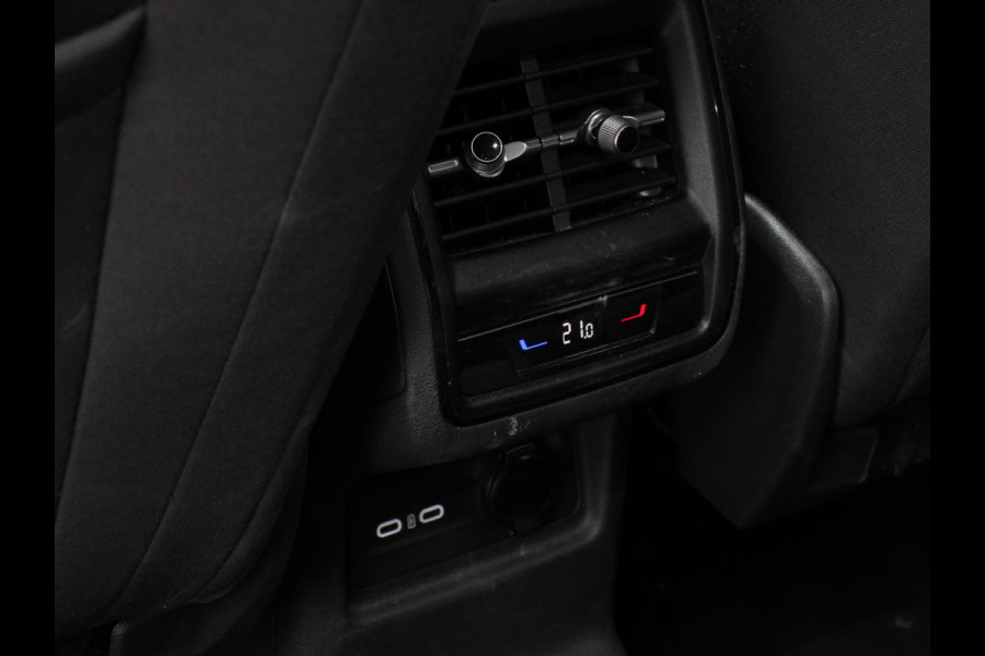 Škoda Kodiaq 1.5 TSI Automaat Selection 7p. Navigatie Apple Carplay Android Auto Parkeersensor achter Stoel- en stuurverwarming Ledverlichting