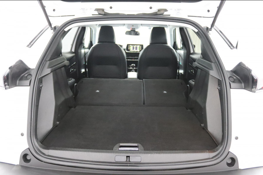 Peugeot 2008 1.2*130PK*NAVI*CAM*3D-COCKPIT*CARPLAY*KEYLESS*