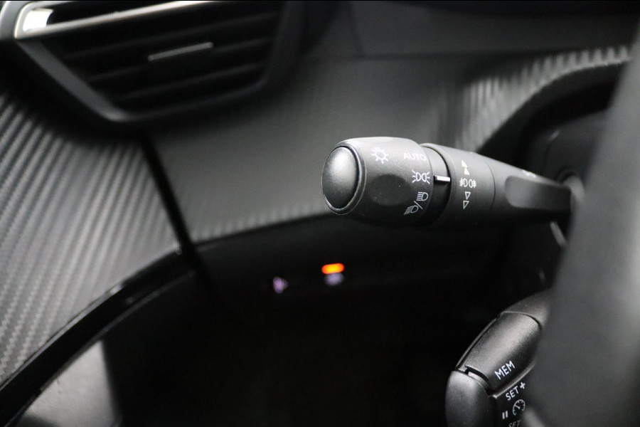 Peugeot 2008 1.2*130PK*NAVI*CAM*3D-COCKPIT*CARPLAY*KEYLESS*