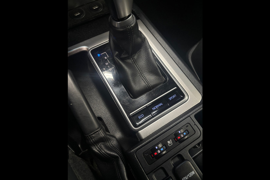 Toyota Land Cruiser 2.8 D-4D Professional 5p. Camera, Stoel koeling/Verwarming, Leder,
