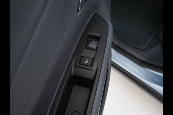 Opel Ampera-E Business executive 60 kWh Aut. *LEATHER | XENON | ADAPTIVE-CRUISE | BLINDSPOT | KEYLESS | BOSE-SOUND | DIGI-COCKPIT | LANE-ASSIST | DAB | ECC | PDC | APP-CONNECT | CCS-FASTLOADER | HEATED-COMFORTSEATS | 17"ALU*