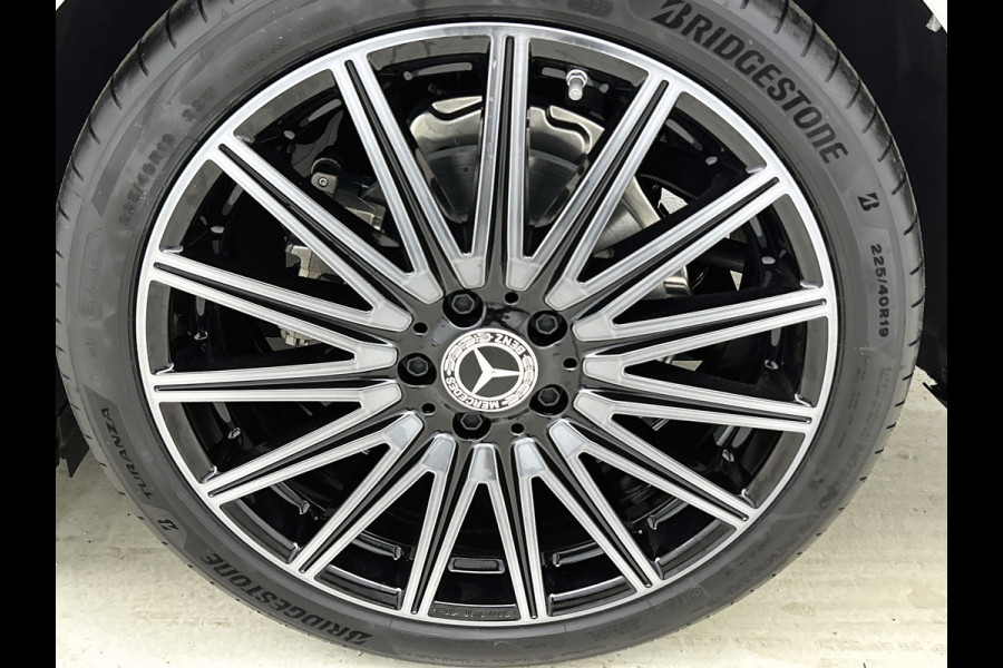 Mercedes-Benz CLA-Klasse 200 Business Solution AMG | Premium Plus pakket | Winterpakket | Nightpakket | Rijassistentiepakket | Sportstoelen | URBAN GUARD | 	Burmester 3D Surround Sound | Vast panoramadak |