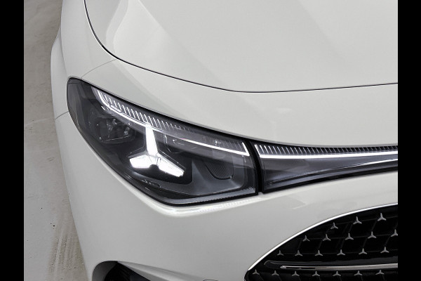 Mercedes-Benz CLA-Klasse 200 Business Solution AMG | Premium Plus pakket | Winterpakket | Nightpakket | Rijassistentiepakket | Sportstoelen | URBAN GUARD | 	Burmester 3D Surround Sound | Vast panoramadak |