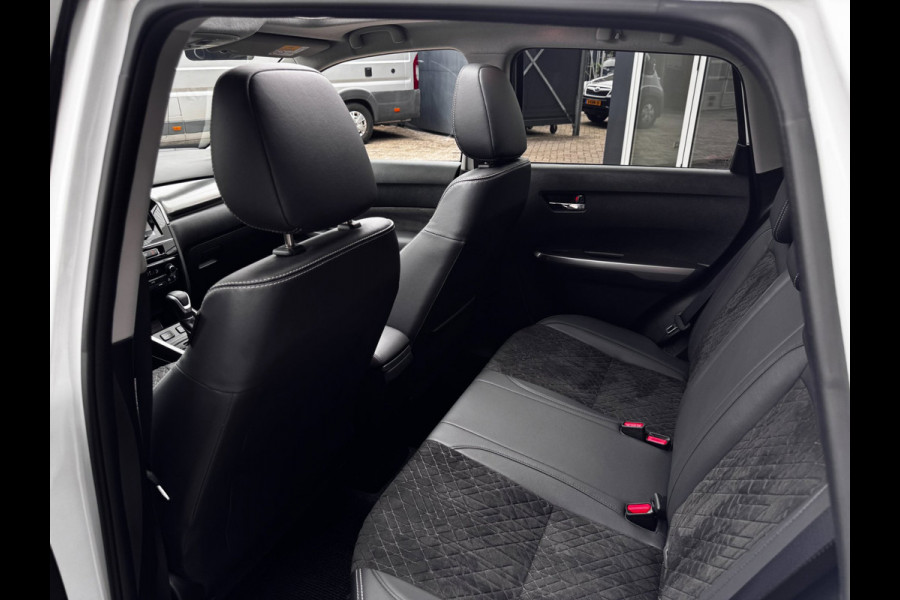 Suzuki Vitara 1.5 Hybrid Style | Panoramadak | Suzuki dealer onderhouden | Stoelverwarming | Camera |