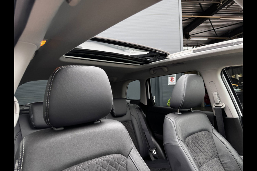 Suzuki Vitara 1.5 Hybrid Style | Panoramadak | Suzuki dealer onderhouden | Stoelverwarming | Camera |