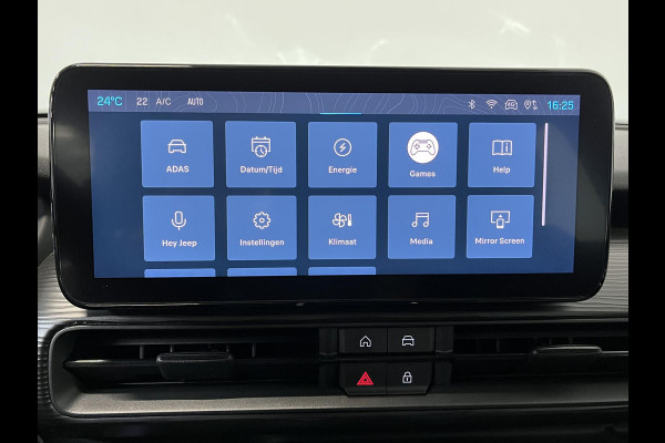 Jeep Avenger Longitude 54 kWh Navigatie Apple Carplay/ Android Auto Parkeersensor achter Cruise Control Stoelverwarming Full LED Virtual Cockpit Climate Control