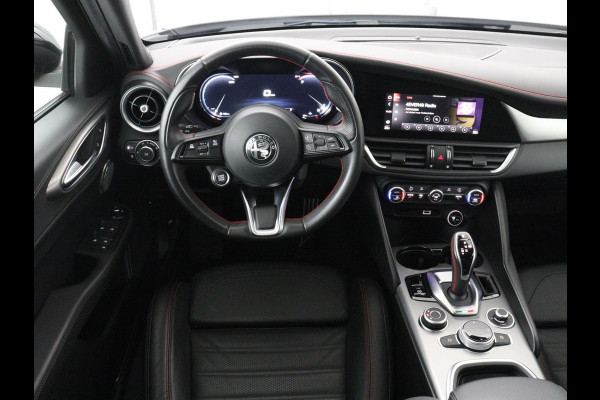 Alfa Romeo Giulia 2.0 T GME AWD Competizione Q4 280pk Leder | Memory | Leder | Memory | Leder dashboard | Stuur/stoel verwarming | Matrix koplampen | Harman / Kardon | Dodehoek detectie | Park assist | Camera | Climate control | Virtual dashboard |
