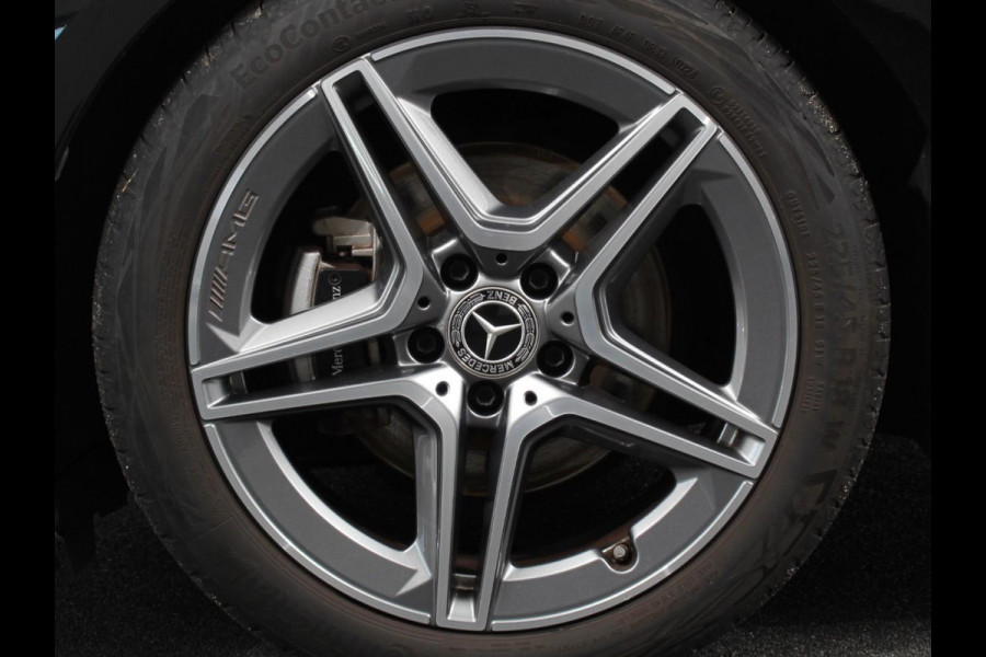 Mercedes-Benz A-Klasse 200 Automaat AMG Line Navigatie Climate control Camera Parkeer sensoren Half Lederen Bekleding Led  Cruise Control adaptive LM Velgen Dab Led