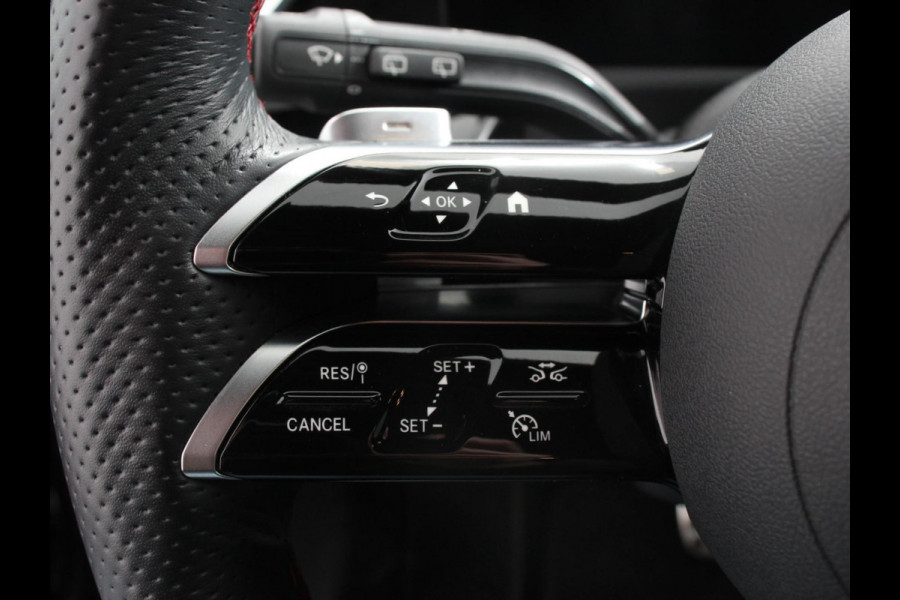 Mercedes-Benz A-Klasse 200 Automaat AMG Line Navigatie Climate control Camera Parkeer sensoren Half Lederen Bekleding Led  Cruise Control adaptive LM Velgen Dab Led