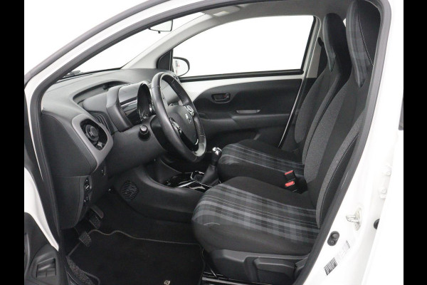 Peugeot 108 | 5-Deurs | Elektrische ramen | Lichtmetaal | NAP 53.000 km | Peugeot 108 1.0 e-VTi Style | 5-Deurs | Elektrisch | 5-Deurs | Elektrische ramen | Lichtmetaal | NAP 53.000 km | Full LED | Bluetooth | Airco |