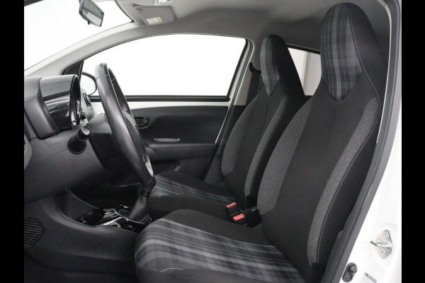 Peugeot 108 | 5-Deurs | Elektrische ramen | Lichtmetaal | NAP 53.000 km | Peugeot 108 1.0 e-VTi Style | 5-Deurs | Elektrisch | 5-Deurs | Elektrische ramen | Lichtmetaal | NAP 53.000 km | Full LED | Bluetooth | Airco |
