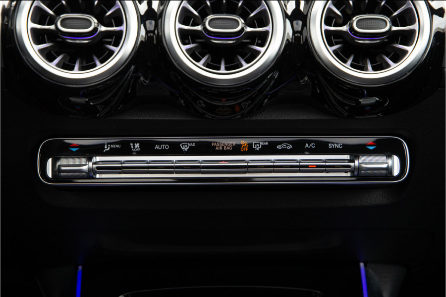 Mercedes-Benz Glb 180 AMG Premium, Panorama, Nightpakket, 7 persoons, Sfeerverlichting, 7p