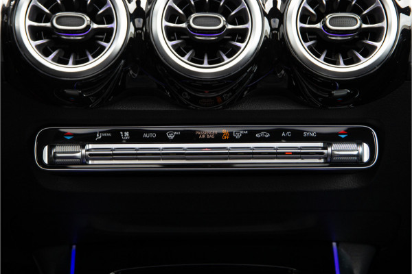Mercedes-Benz Glb 180 AMG Premium, Panorama, Nightpakket, 7 persoons, Sfeerverlichting, 7p