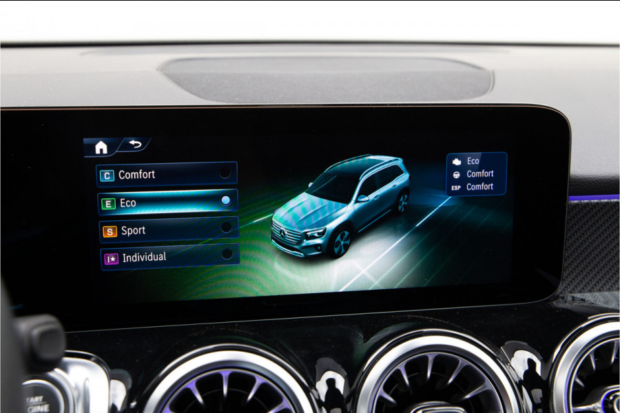 Mercedes-Benz Glb 180 AMG Premium, Panorama, Nightpakket, 7 persoons, Sfeerverlichting, 7p