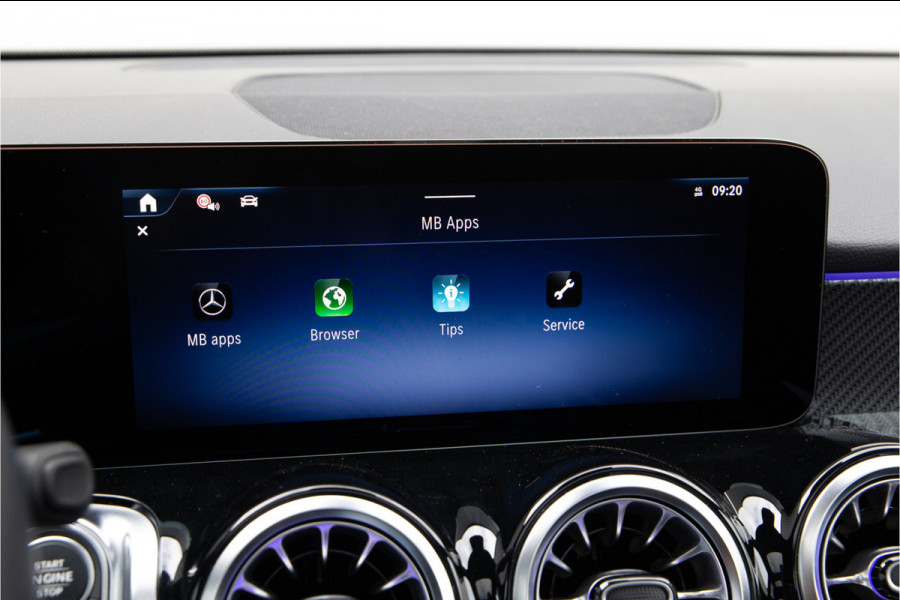 Mercedes-Benz Glb 180 AMG Premium, Panorama, Nightpakket, 7 persoons, Sfeerverlichting, 7p