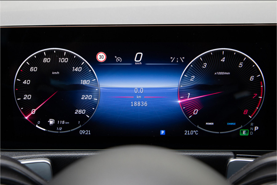 Mercedes-Benz Glb 180 AMG Premium, Panorama, Nightpakket, 7 persoons, Sfeerverlichting, 7p