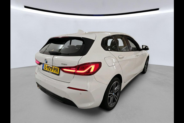 BMW 1-serie 118i Business Edition NL-AUTO | NAVI | STUUR EN STOEL VERWARMING