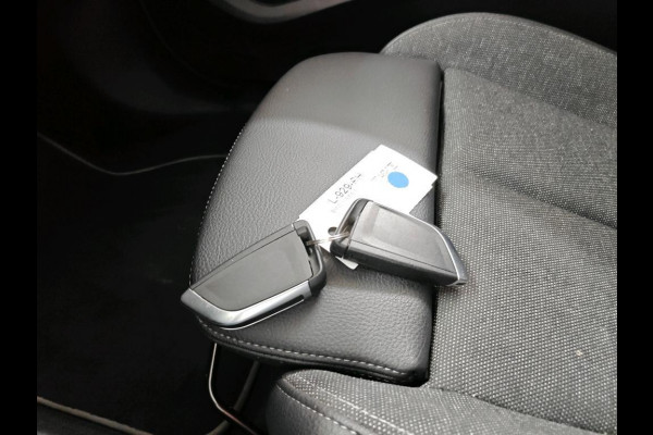 BMW 1-serie 118i Business Edition NL-AUTO | NAVI | STUUR EN STOEL VERWARMING