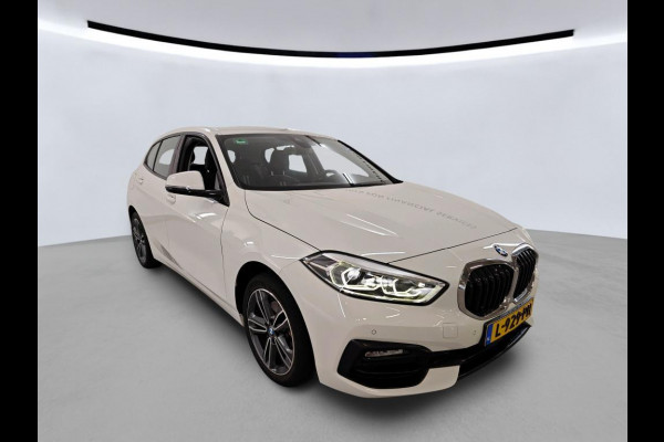 BMW 1-serie 118i Business Edition NL-AUTO | NAVI | STUUR EN STOEL VERWARMING