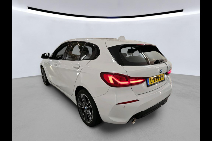 BMW 1-serie 118i Business Edition NL-AUTO | NAVI | STUUR EN STOEL VERWARMING