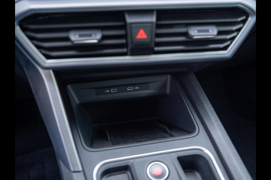 Seat Leon 1.4 TSI eHybrid 204pk PHEV FR Business / Carplay / Adaptief / Camera