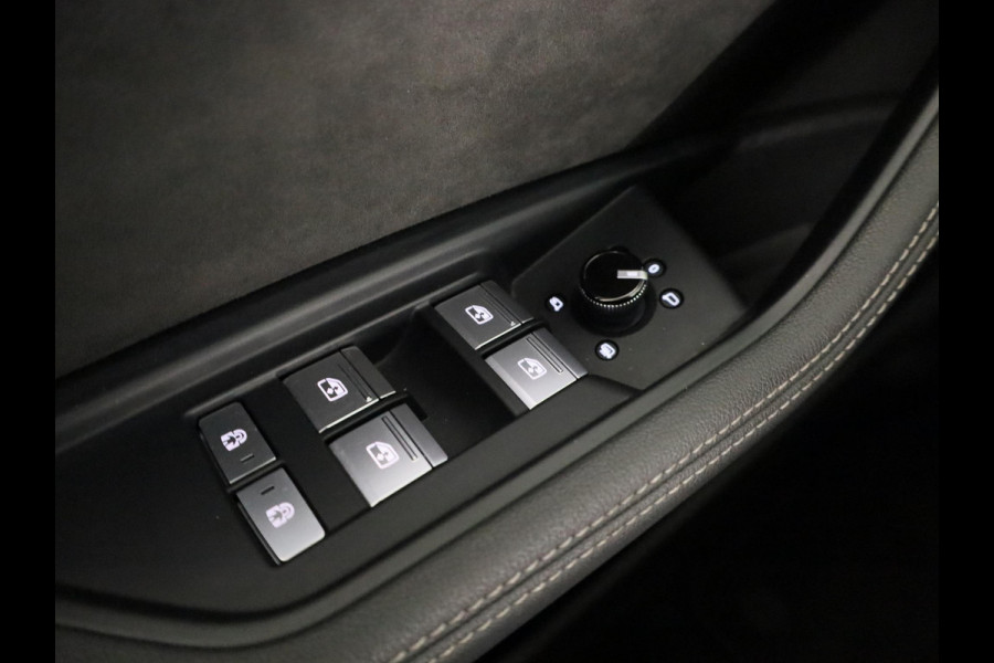 Audi e-tron Sportback 55 quattro S edition 95 kWh 408 pk | SOH 91,49% | Navigatie | Panoramadak | Parkeersensoren | Achteruitrijcamera | Elektr. voorstoelen | Lichtmetalen velgen 22" | Luchtvering | S-Line |