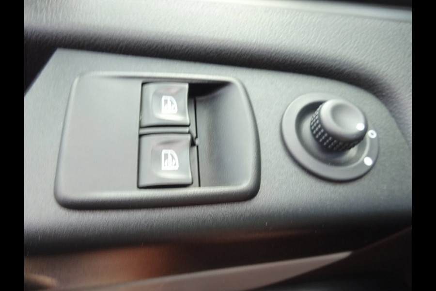 Renault Trafic 1.6 dCi T29 L2H1 DUBBELE CABINE 6 PERSOONS AIRCO NAVIGATIE