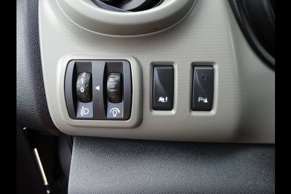 Renault Trafic 1.6 dCi T29 L2H1 DUBBELE CABINE 6 PERSOONS AIRCO NAVIGATIE