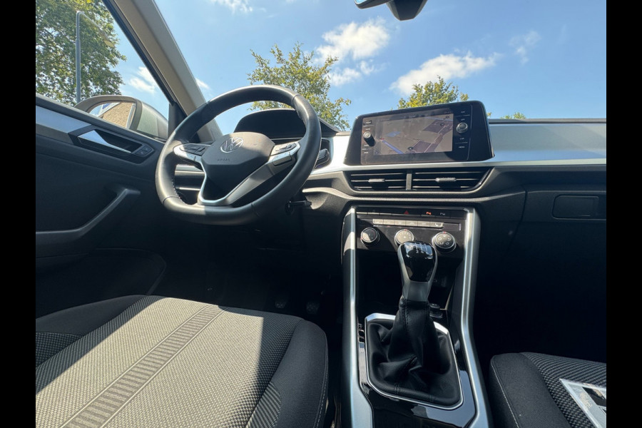 Volkswagen T-Roc 1.0 TSI Life LED / NAVIGATIE / DIGITAL COCKPIT / PARK ASSIST / STOELVERWARMING