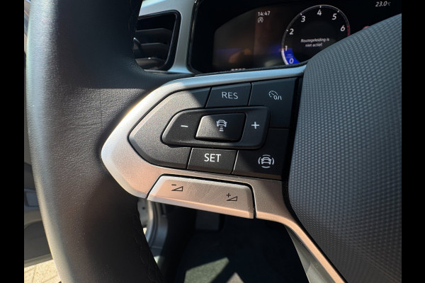 Volkswagen T-Roc 1.0 TSI Life LED / NAVIGATIE / DIGITAL COCKPIT / PARK ASSIST / STOELVERWARMING