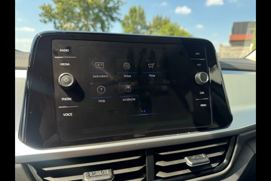Volkswagen T-Roc 1.0 TSI Life LED / NAVIGATIE / DIGITAL COCKPIT / PARK ASSIST / STOELVERWARMING
