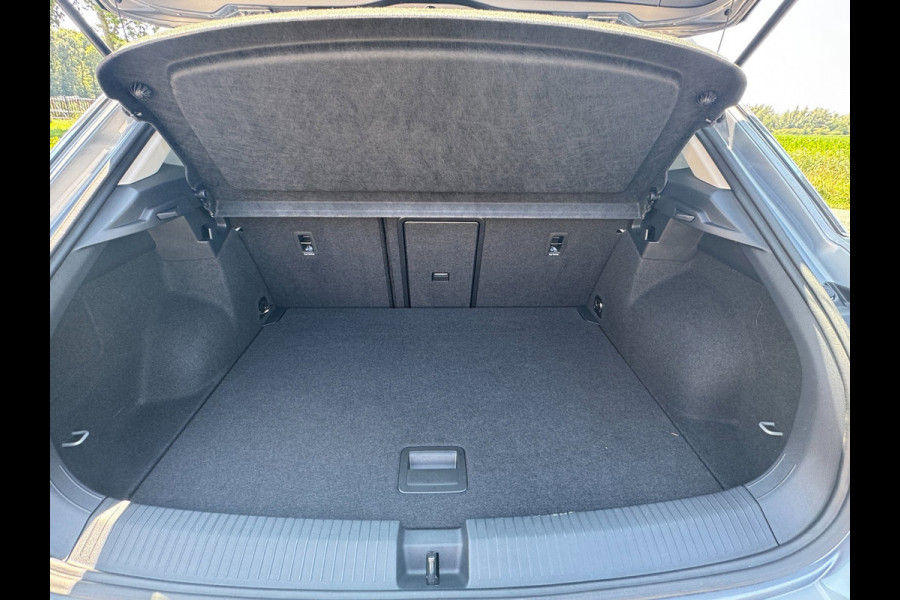 Volkswagen T-Roc 1.0 TSI Life LED / NAVIGATIE / DIGITAL COCKPIT / PARK ASSIST / STOELVERWARMING