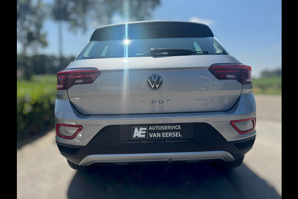 Volkswagen T-Roc 1.0 TSI Life LED / NAVIGATIE / DIGITAL COCKPIT / PARK ASSIST / STOELVERWARMING
