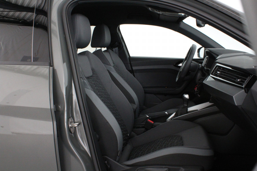 Audi A1 Sportback 30 TFSI S line > 116pk/Chronos Gray en zwart dak/17inch/stoelverwarming