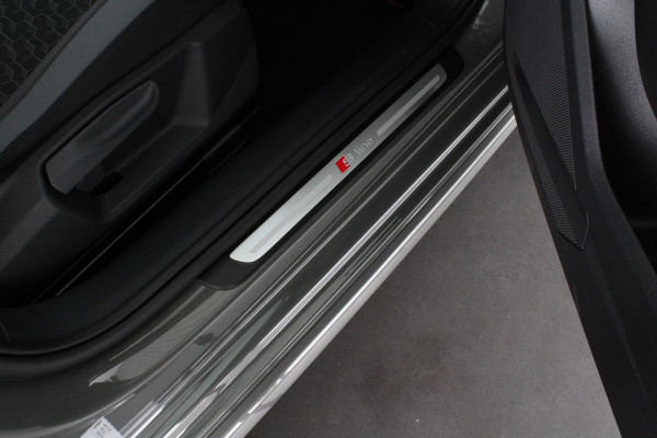 Audi A1 Sportback 30 TFSI S line > 116pk/Chronos Gray en zwart dak/17inch/stoelverwarming