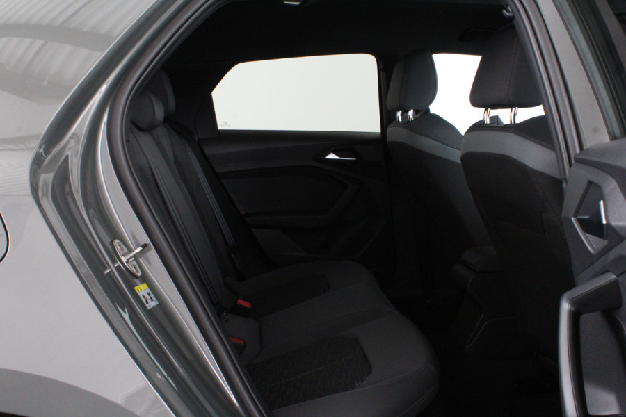 Audi A1 Sportback 30 TFSI S line > 116pk/Chronos Gray en zwart dak/17inch/stoelverwarming