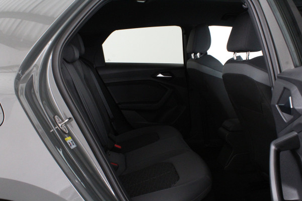 Audi A1 Sportback 30 TFSI S line > 116pk/Chronos Gray en zwart dak/17inch/stoelverwarming