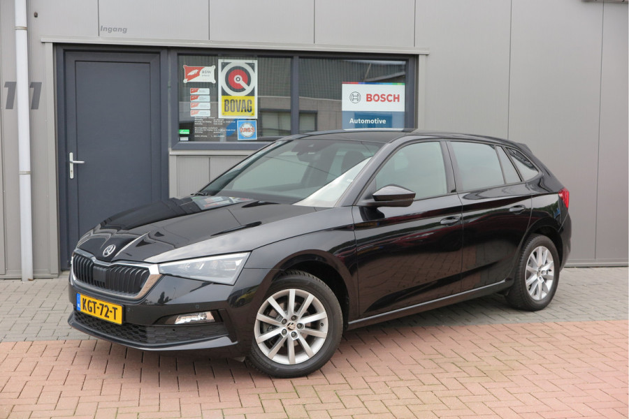 Škoda SCALA 1.0 TSI 110pk H6 Sport Business. Panoramadak , Led, Stoelverwarming, Achteruitrijcamera , PDC , Carplay , (navigatie via carplay) DAB+