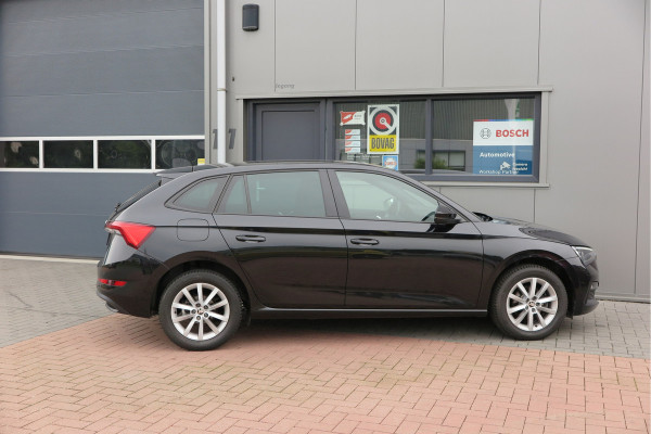 Škoda SCALA 1.0 TSI 110pk H6 Sport Business. Panoramadak , Led, Stoelverwarming, Achteruitrijcamera , PDC , Carplay , (navigatie via carplay) DAB+