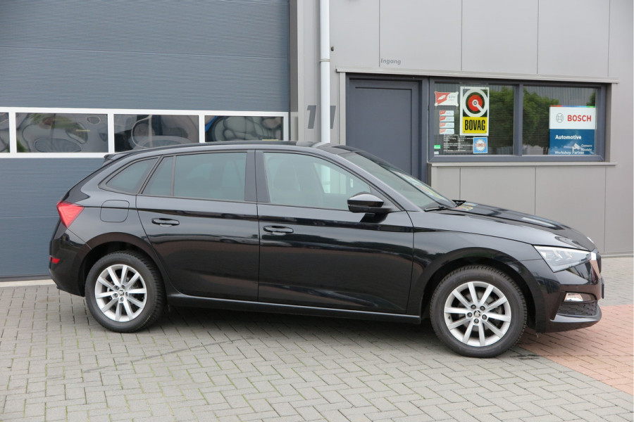 Škoda SCALA 1.0 TSI 110pk H6 Sport Business. Panoramadak , Led, Stoelverwarming, Achteruitrijcamera , PDC , Carplay , (navigatie via carplay) DAB+