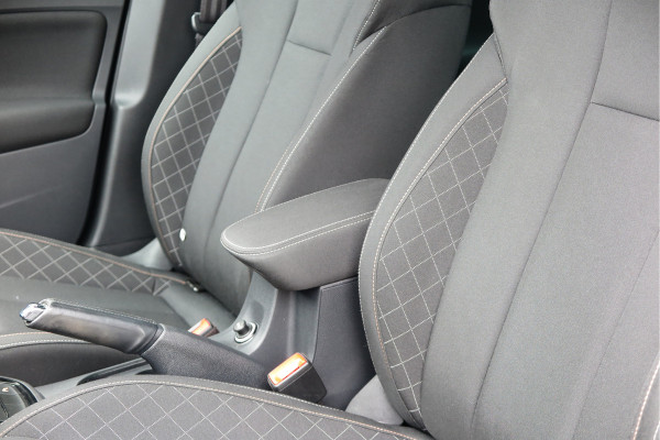 Škoda SCALA 1.0 TSI 110pk H6 Sport Business. Panoramadak , Led, Stoelverwarming, Achteruitrijcamera , PDC , Carplay , (navigatie via carplay) DAB+