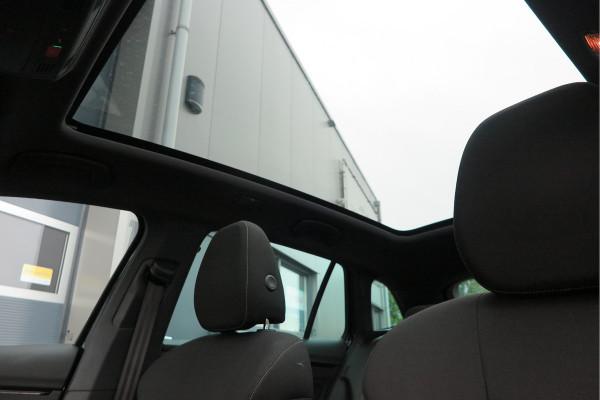Škoda SCALA 1.0 TSI 110pk H6 Sport Business. Panoramadak , Led, Stoelverwarming, Achteruitrijcamera , PDC , Carplay , (navigatie via carplay) DAB+