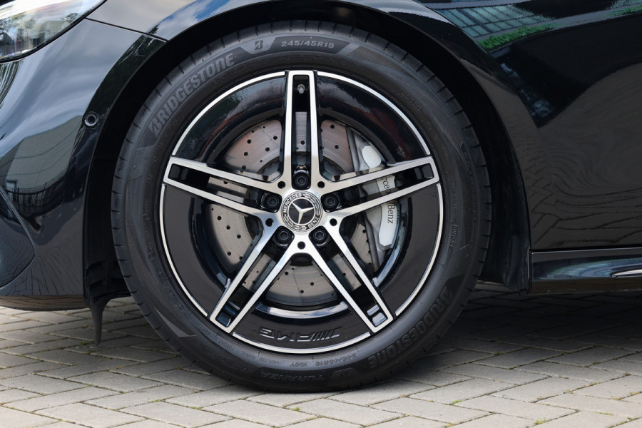 Mercedes-Benz E-Klasse Estate 300 e AMG Line | BTW | PANO | 360 | DODE HOEK | ELEK TREKHAAK |