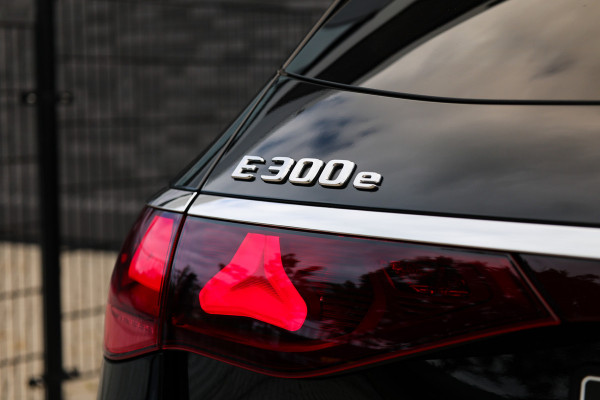 Mercedes-Benz E-Klasse Estate 300 e AMG Line | BTW | PANO | 360 | DODE HOEK | ELEK TREKHAAK |
