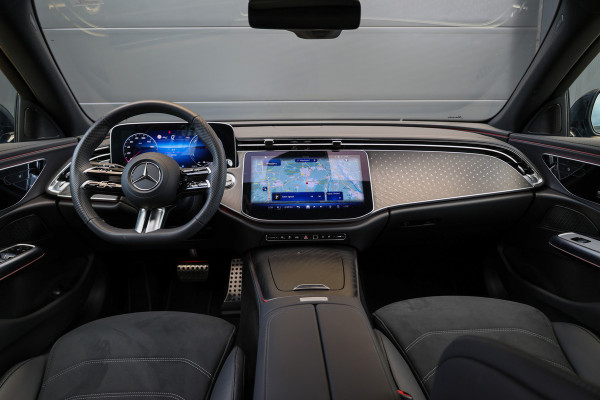 Mercedes-Benz E-Klasse Estate 300 e AMG Line | BTW | PANO | 360 | DODE HOEK | ELEK TREKHAAK |
